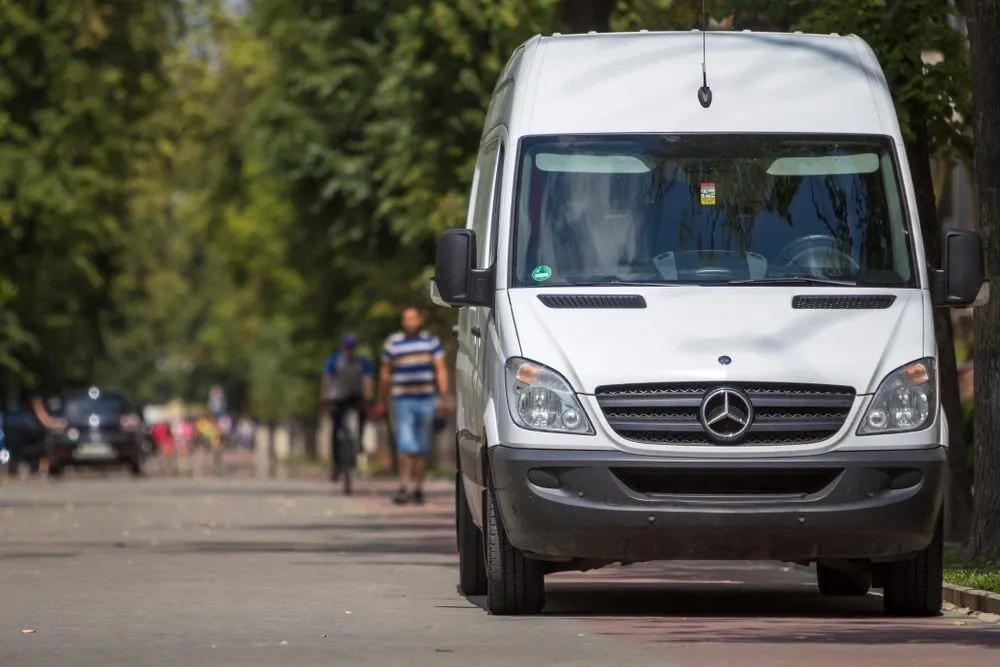 9_Seater_PCO_Car_Pros_and_Cons