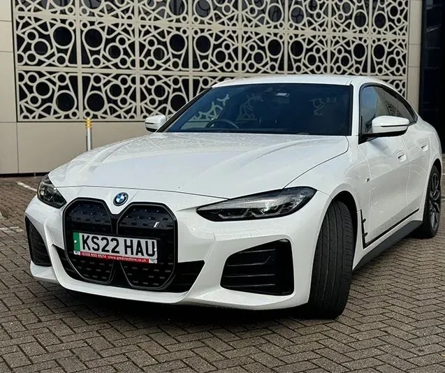 bmw i4.webp