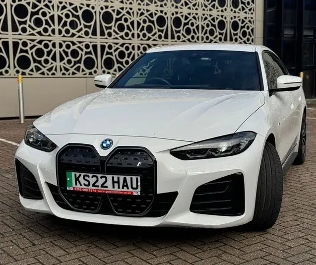 bmw-i4.webp