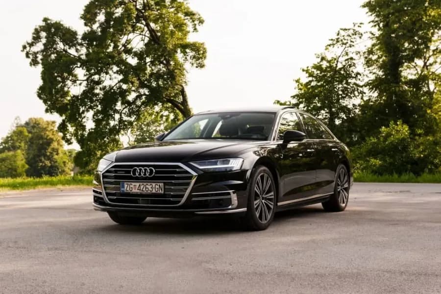 car_Audi_A8