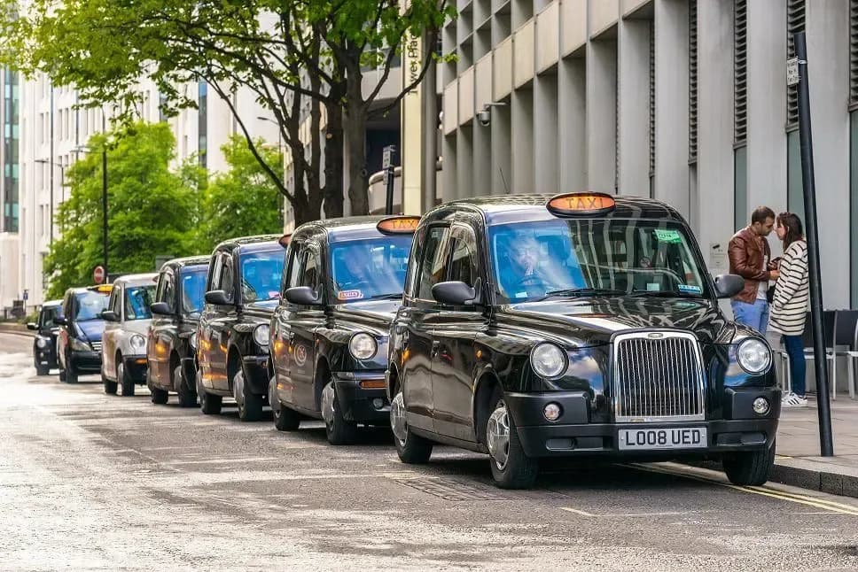 Black_cabs_parke.webp