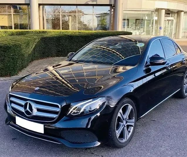 mercedes e class uber executive.webp