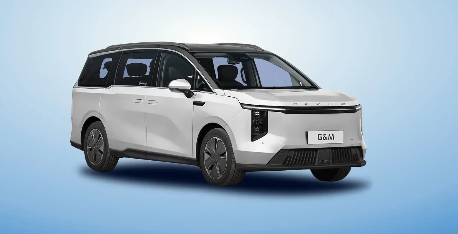 Maxus Mifa 9 - PCO car to rent